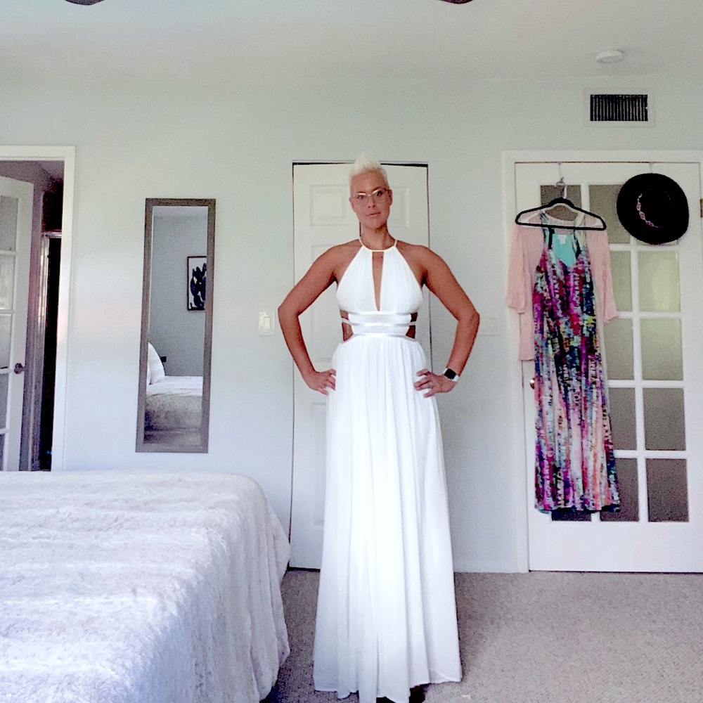 SHOP 17 ELEGANT WHITE MAXI- MEDIUM- CUTOUT -GRECIAN - FLOWY AND FLATTERING